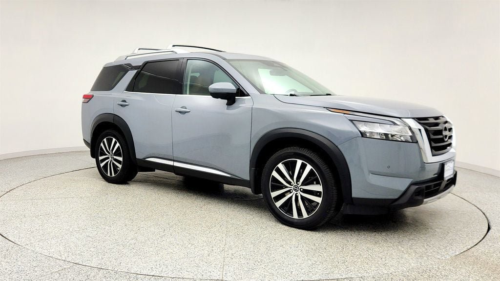 Used 2023 Nissan Pathfinder Platinum AWD/4WD image 3