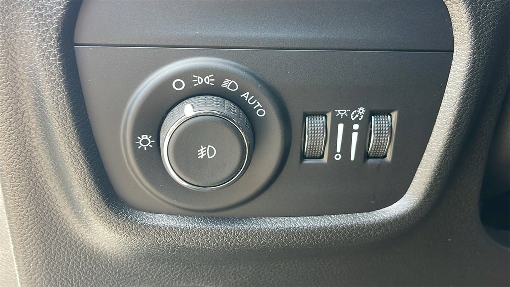 New 2025 Jeep Grand Cherokee L Limited w/ Black Appearance Package image 20