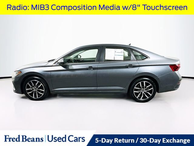 Used 2025 Volkswagen Jetta SE image 4