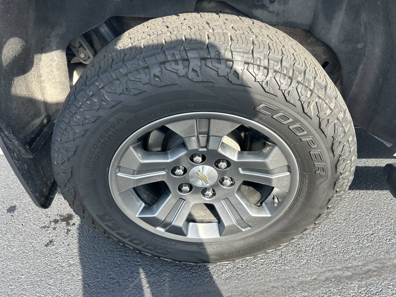 Used 2020 Chevrolet Tahoe LT w/ Off-Road Package AWD/4WD image 9