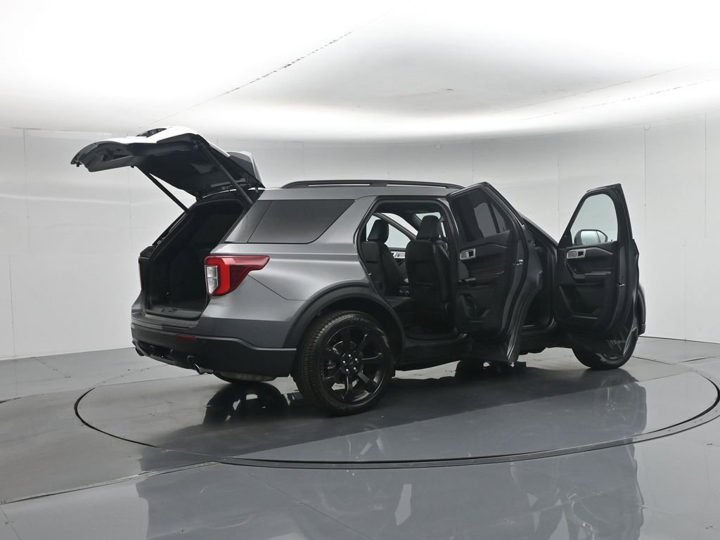 Used 2023 Ford Explorer ST-Line w/ Class IV Trailer Tow Package RWD image 6