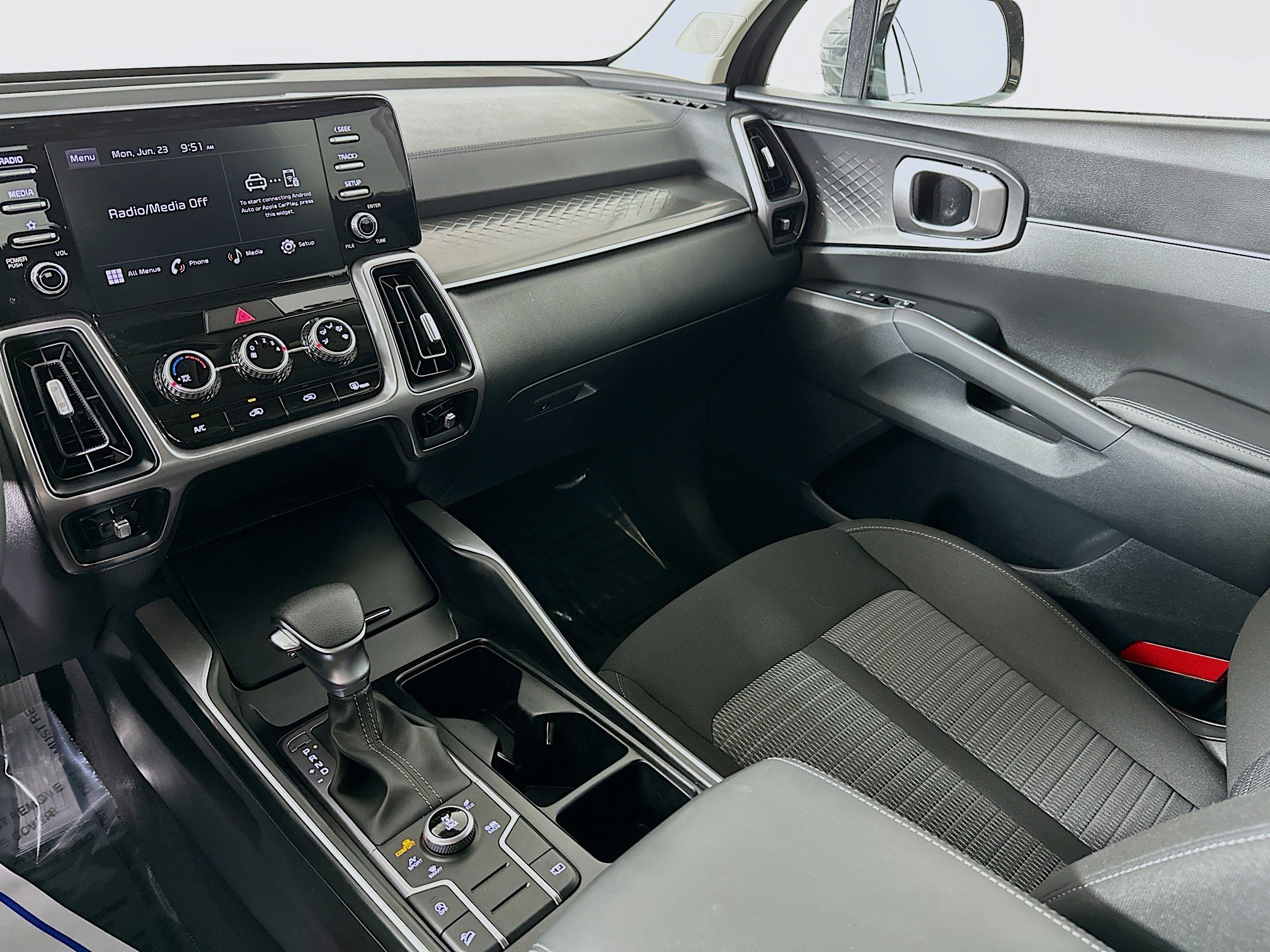 Certified 2023 Kia Sorento LX AWD/4WD image 22