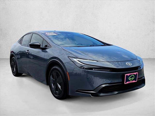 Used 2025 Toyota Prius LE FWD image 2