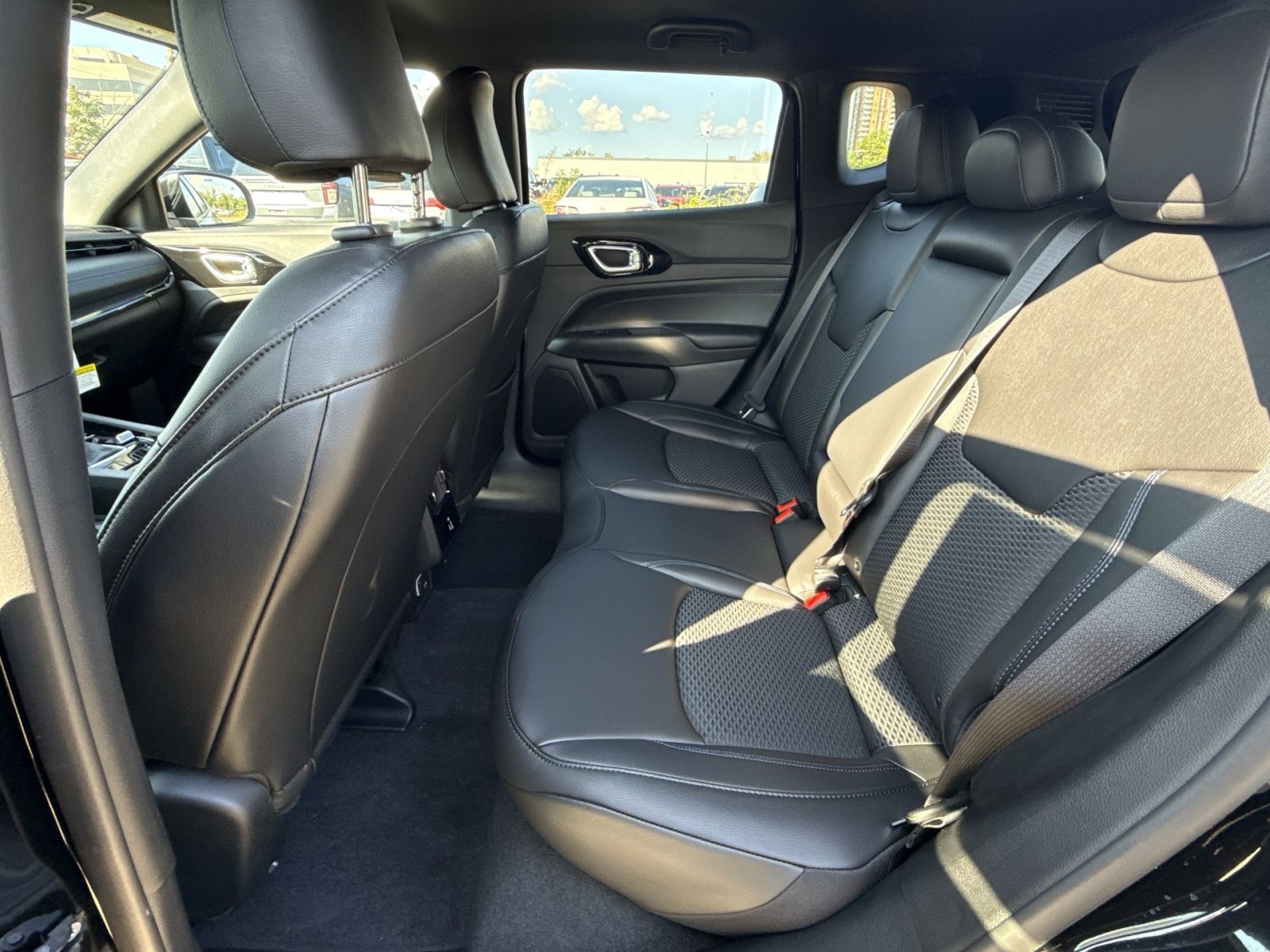 New 2026 Jeep Compass Latitude AWD/4WD image 23