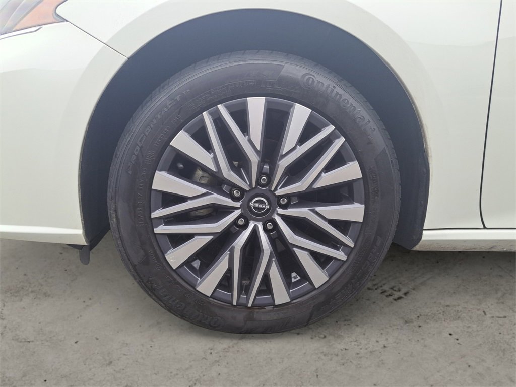 Used 2023 Nissan Altima 2.5 SV image 14