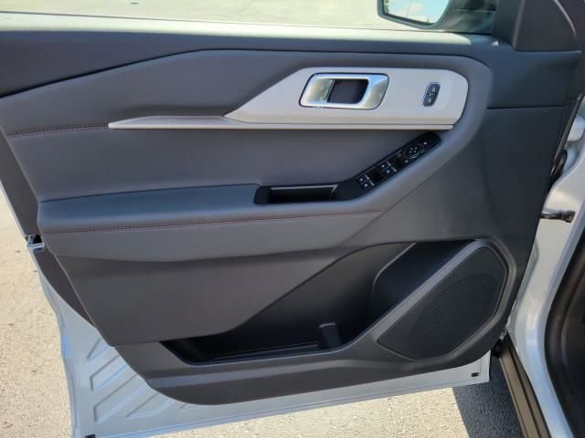 New 2025 Ford Explorer Active w/ Active Comfort Package image 18