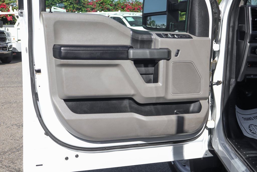 Used 2017 Ford F550 4x4 Crew Cab Super Duty image 17