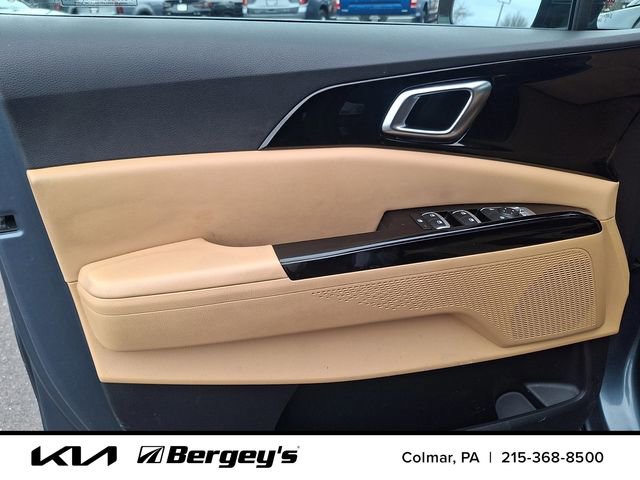 Used 2024 Kia Carnival EX FWD image 17