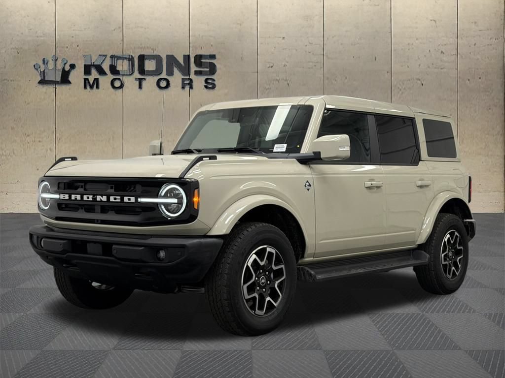 New 2025 Ford Bronco Outer Banks AWD/4WD image 1