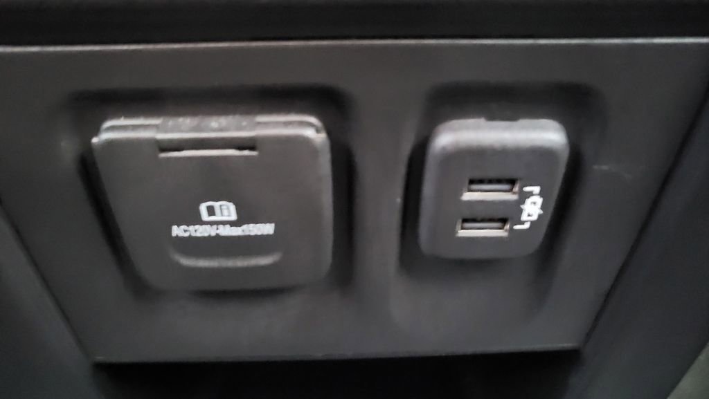 Used 2020 Chevrolet Traverse Premier w/ LPO, Floor Liner Package FWD image 31