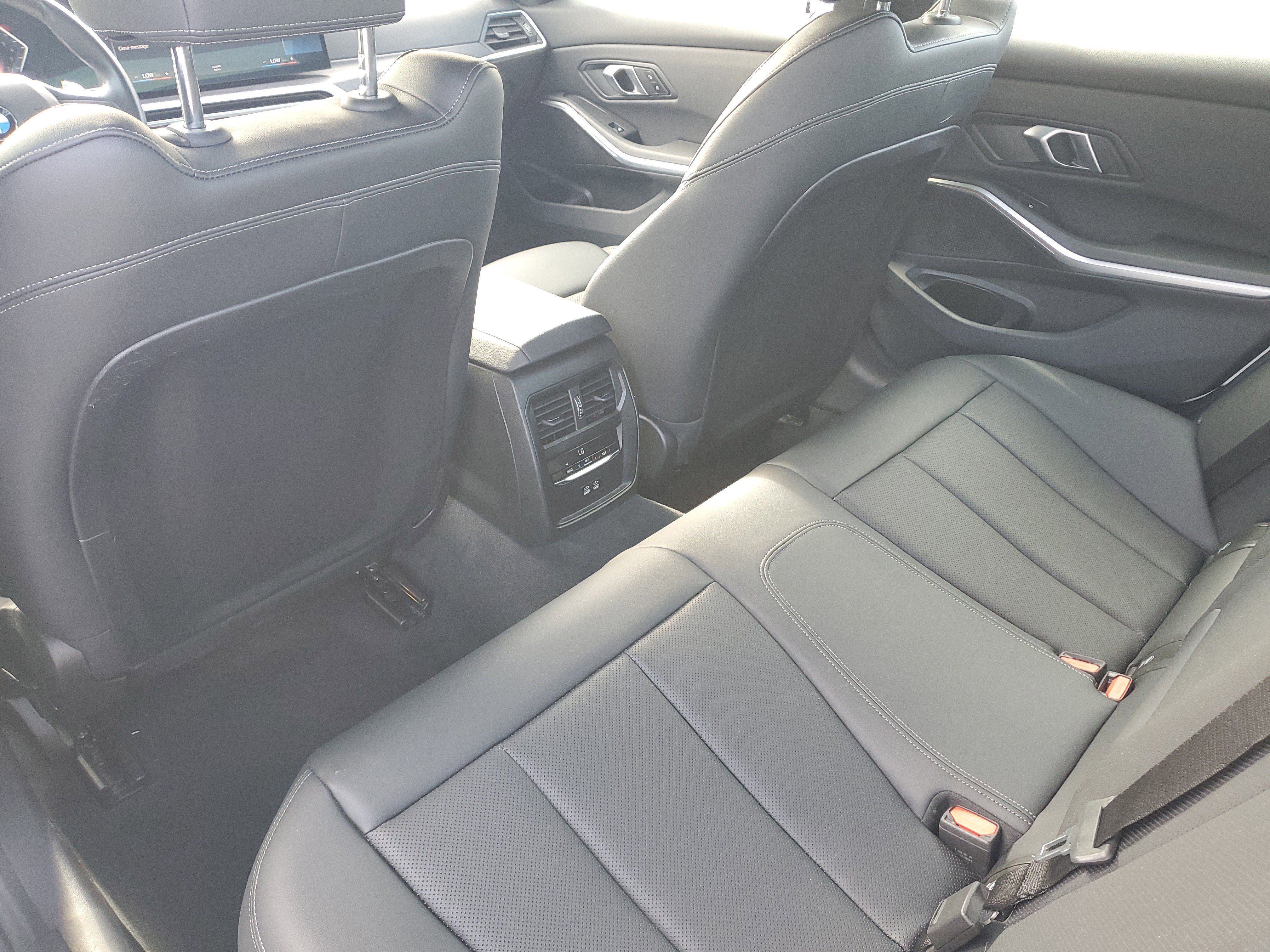 Used 2024 BMW 330i Sedan w/ Convenience Package image 10