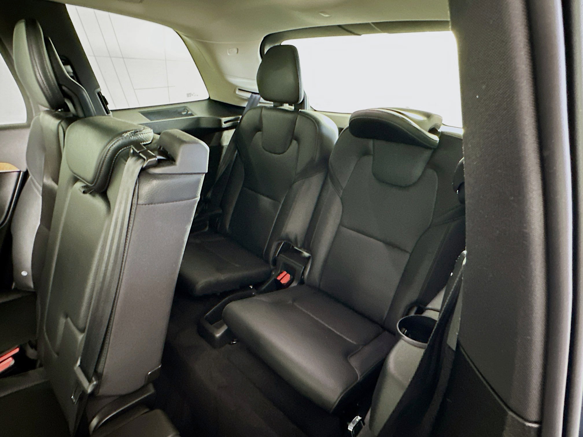 Used 2023 Volvo XC90 B6 Plus image 29