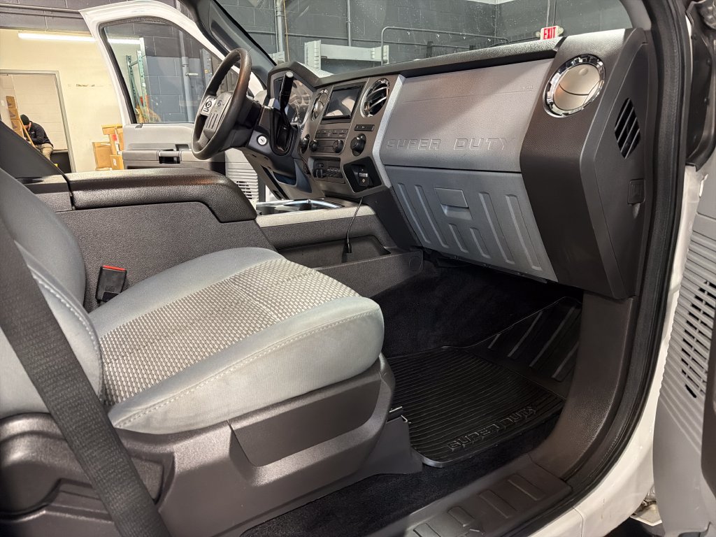 Used 2011 Ford F250 XLT w/ XLT Premium Pkg AWD/4WD image 16