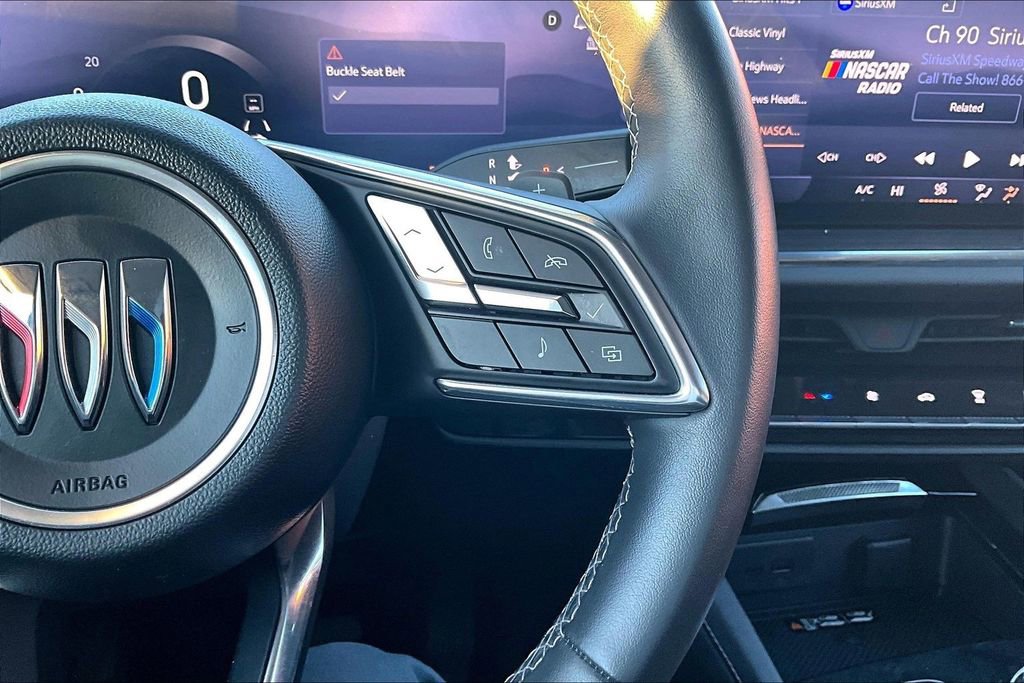 Certified 2025 Buick Envision Preferred image 14