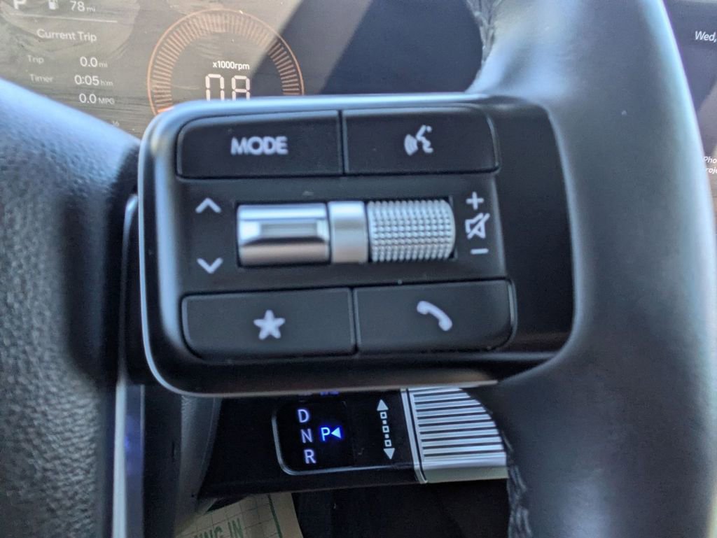 Certified 2025 Hyundai Santa Fe SEL image 17