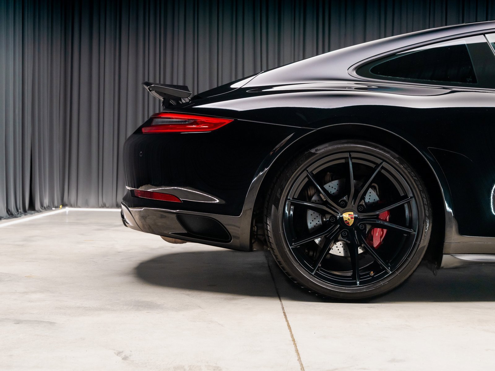 Used 2018 Porsche 911 Carrera 4S image 27