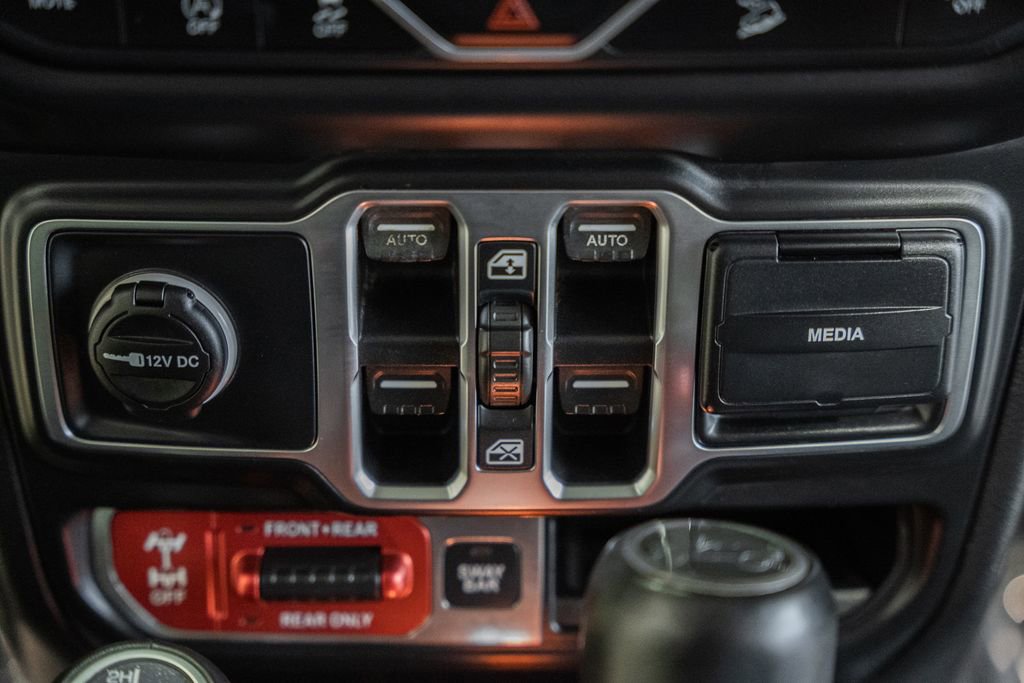 Used 2018 Jeep Wrangler Unlimited Rubicon image 26