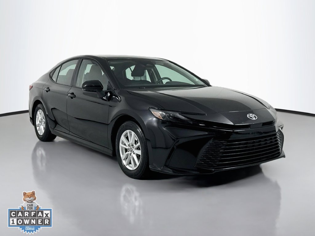 Used 2025 Toyota Camry LE FWD image 4