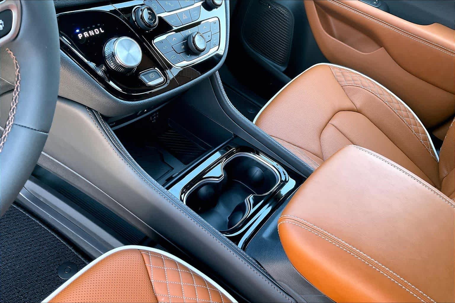 New 2026 Chrysler Pacifica Pinnacle image 7
