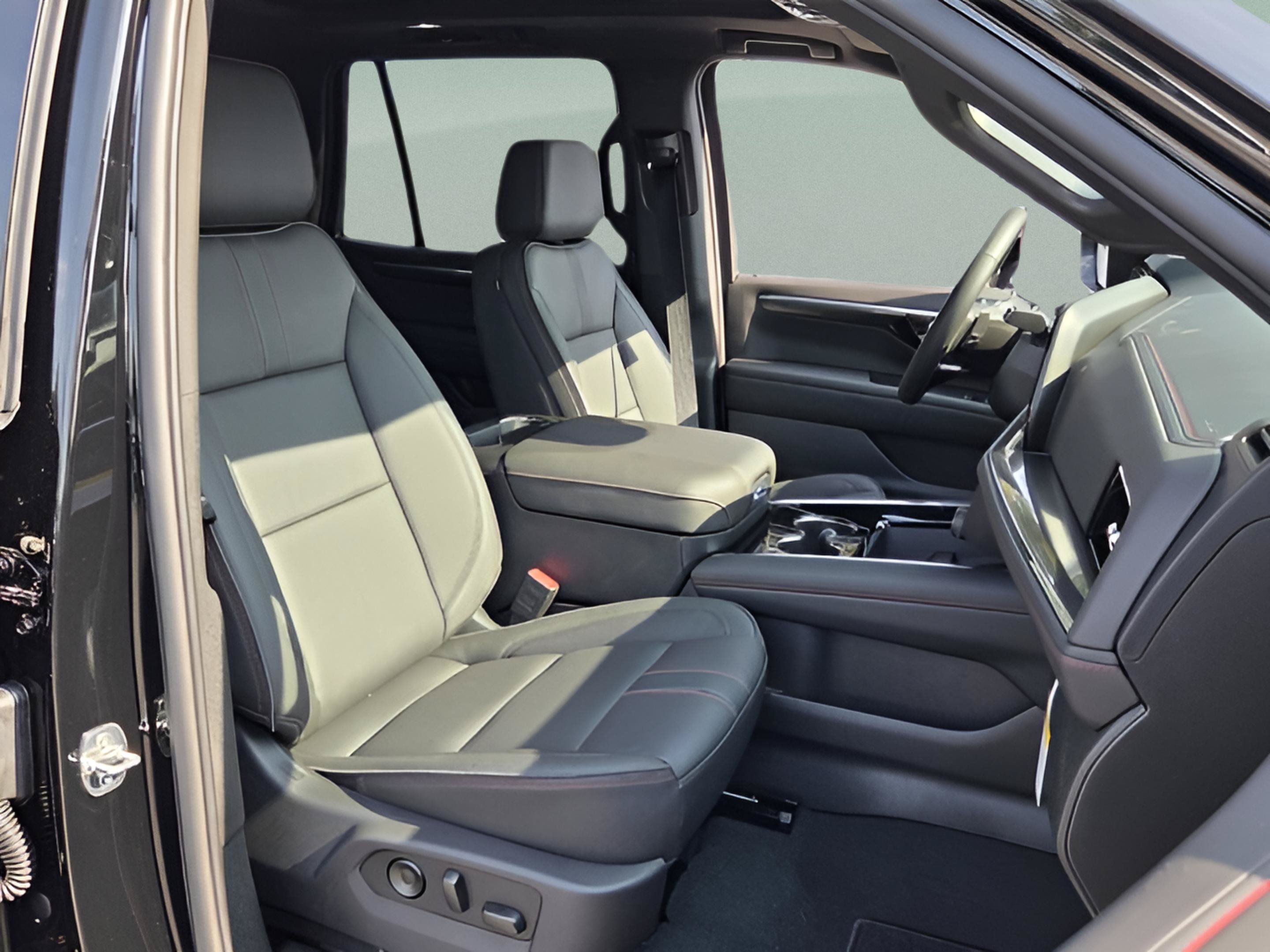 New 2026 Chevrolet Tahoe RST w/ Advanced Technology Package AWD/4WD image 18