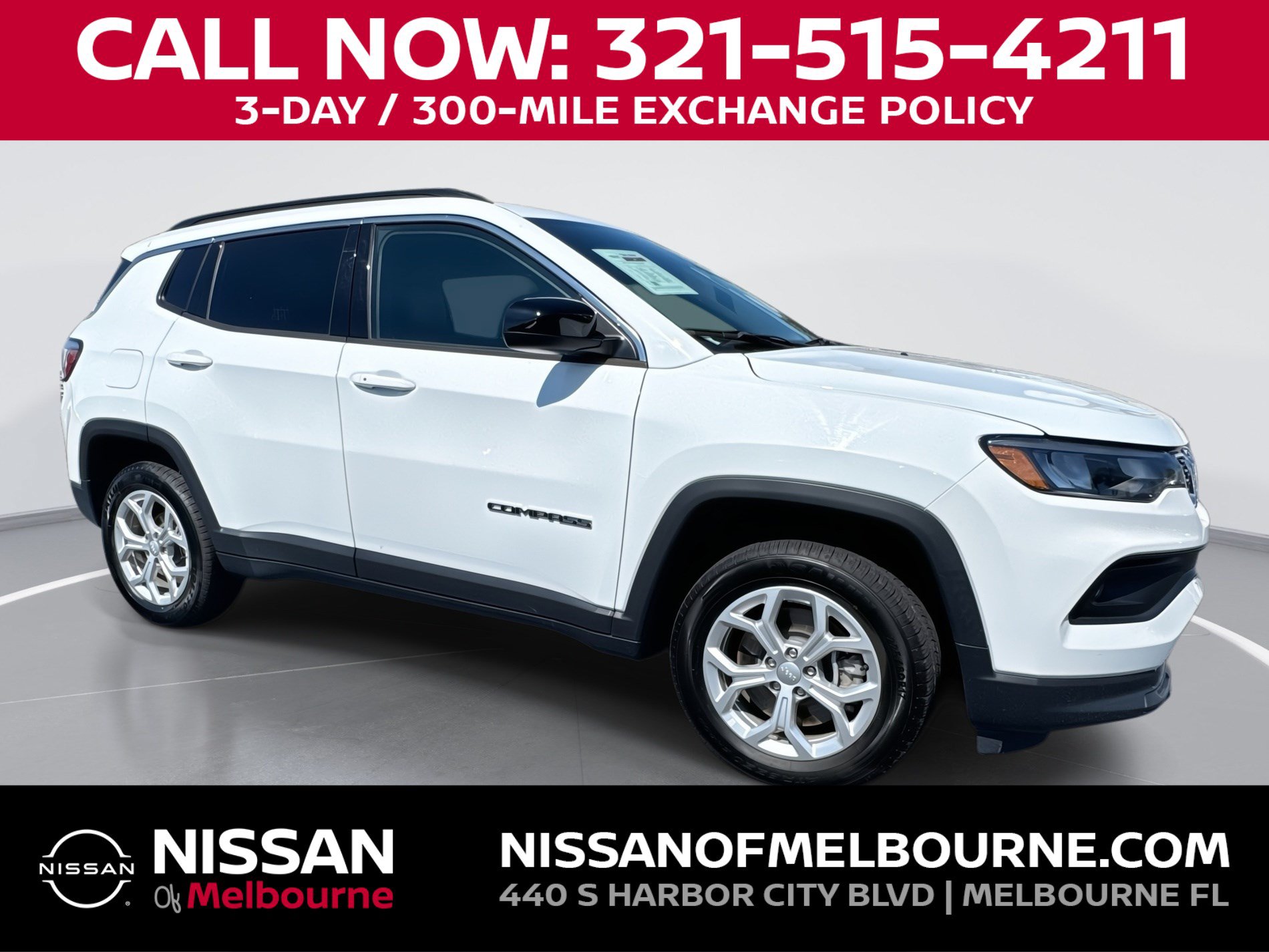Used 2024 Jeep Compass Latitude AWD/4WD image 1