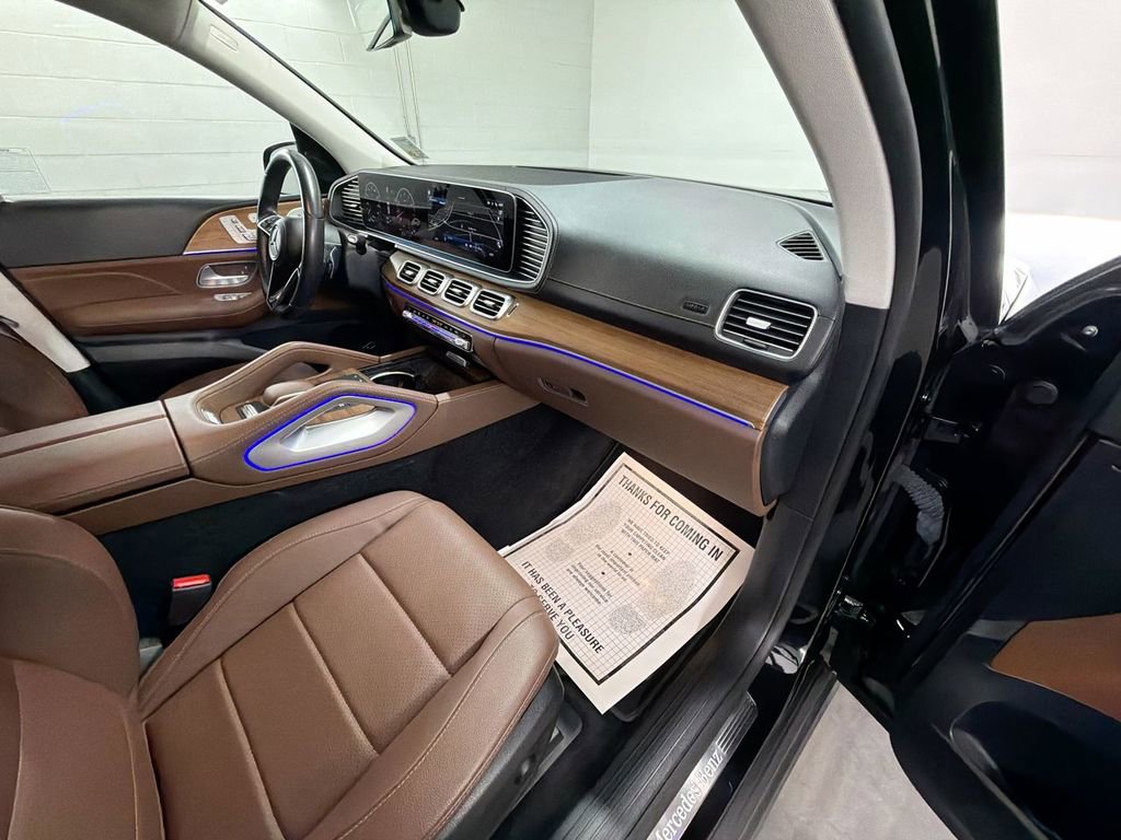 Used 2024 Mercedes-Benz GLS 450 4MATIC image 30