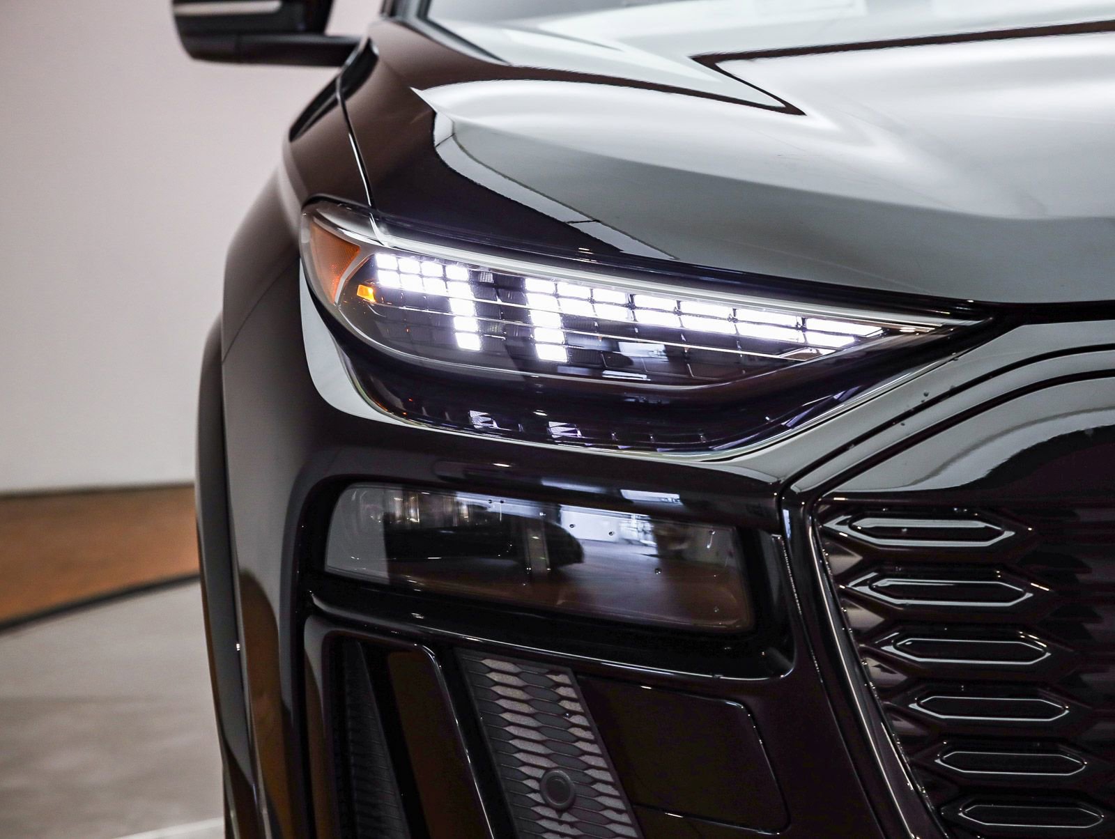 New 2025 Audi SQ6 e-tron Premium Plus image 9