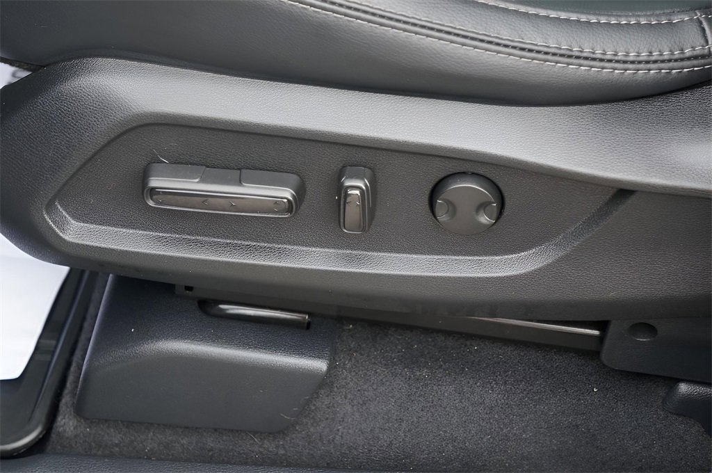 Used 2024 Honda Pilot Touring image 11