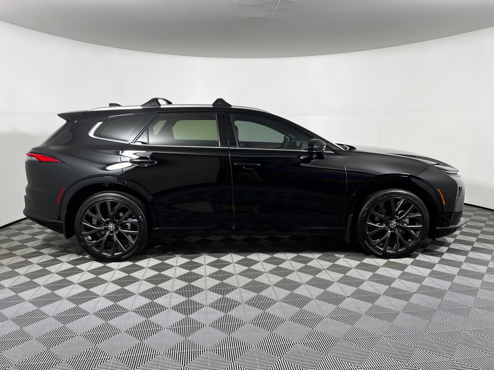 Used 2026 Toyota Crown Signia w/ Advanced Technology Package AWD/4WD image 4