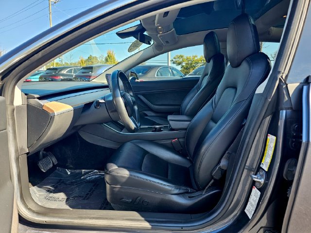 Used 2018 Tesla Model 3 Long Range RWD image 18