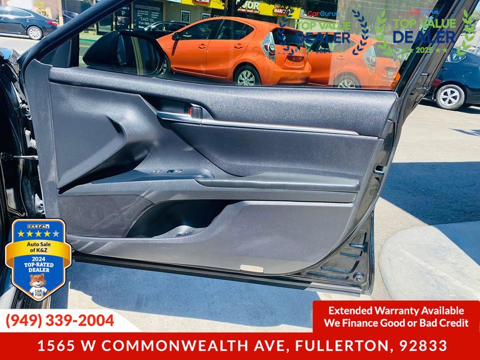 Used 2020 Toyota Camry SE image 14