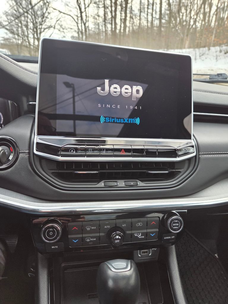 Used 2022 Jeep Compass High Altitude AWD/4WD image 17