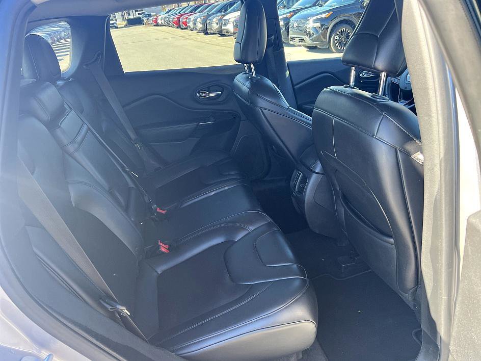 Used 2019 Jeep Cherokee Altitude image 20