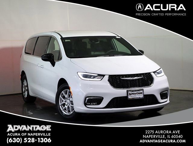 Used 2026 Chrysler Pacifica Select image 1