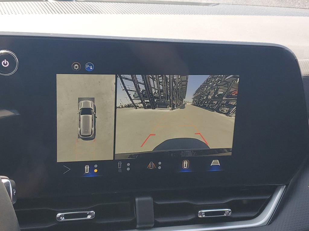 New 2026 Chevrolet Equinox LT w/ Safety and Technology Package FWD image 24
