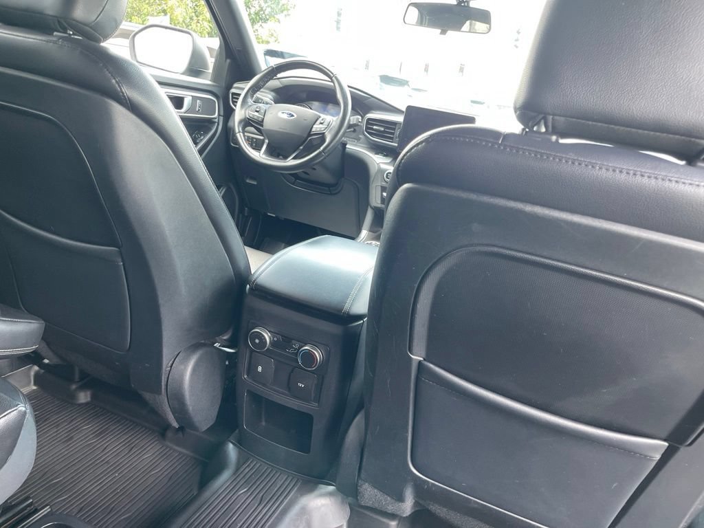 Used 2020 Ford Explorer XLT w/ Equipment Group 202A AWD/4WD image 20