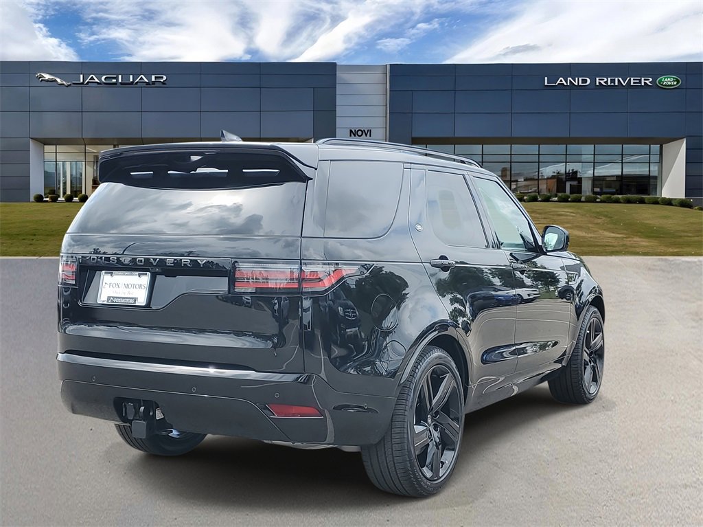New 2025 Land Rover Discovery Dynamic SE image 3