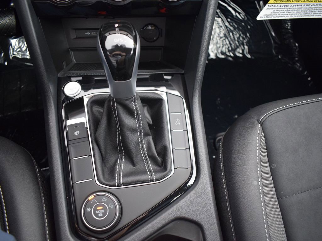 Used 2024 Volkswagen Taos SE image 30