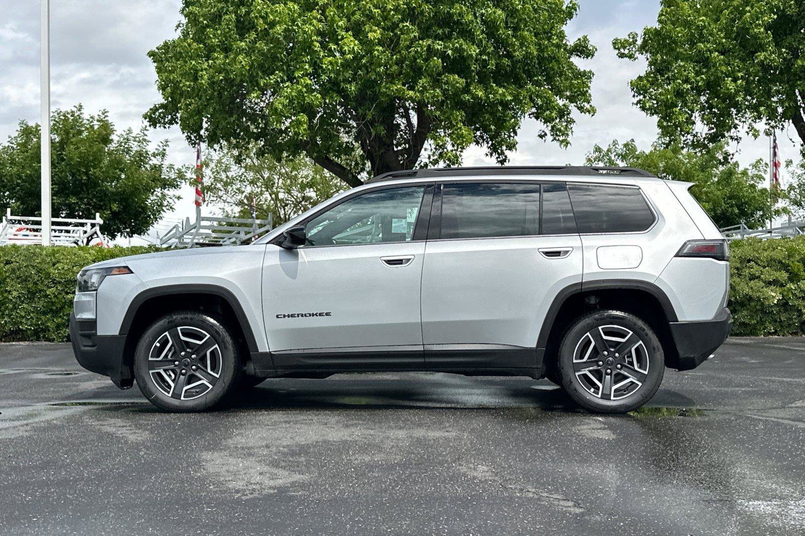 New 2026 Jeep Cherokee Laredo AWD/4WD image 6