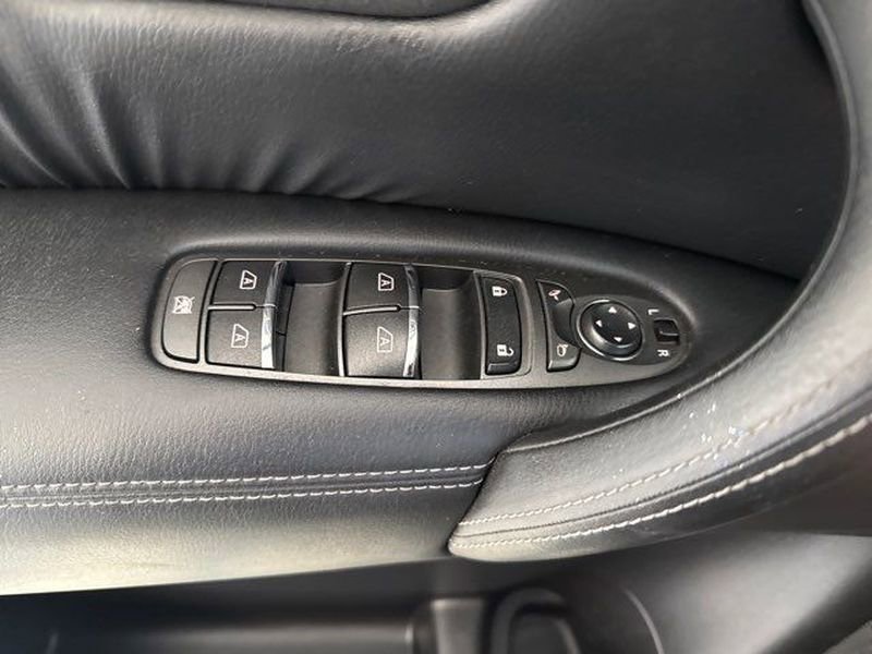 Used 2018 Nissan Armada SL w/ Moonroof Package image 21