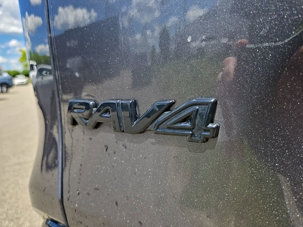 Used 2021 Toyota RAV4 XSE AWD/4WD image 5