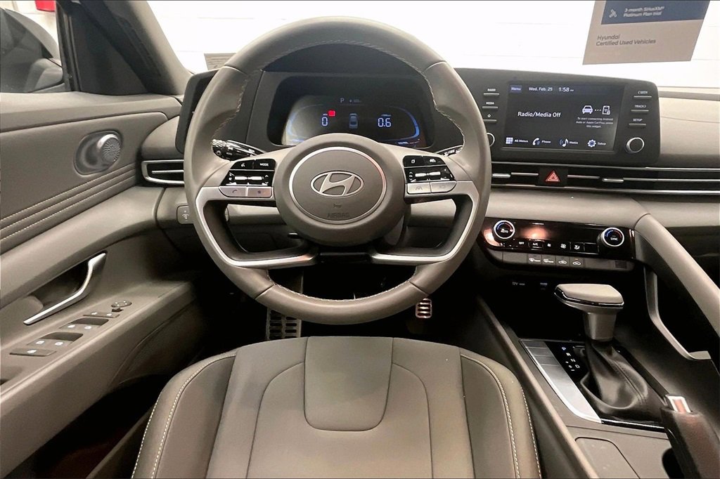 Certified 2025 Hyundai Elantra Sport w/ Cargo Package image 4