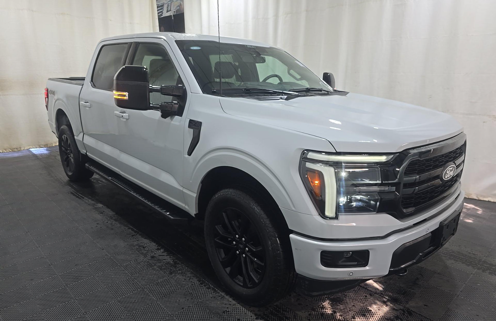 Used 2025 Ford F150 Lariat AWD/4WD image 3