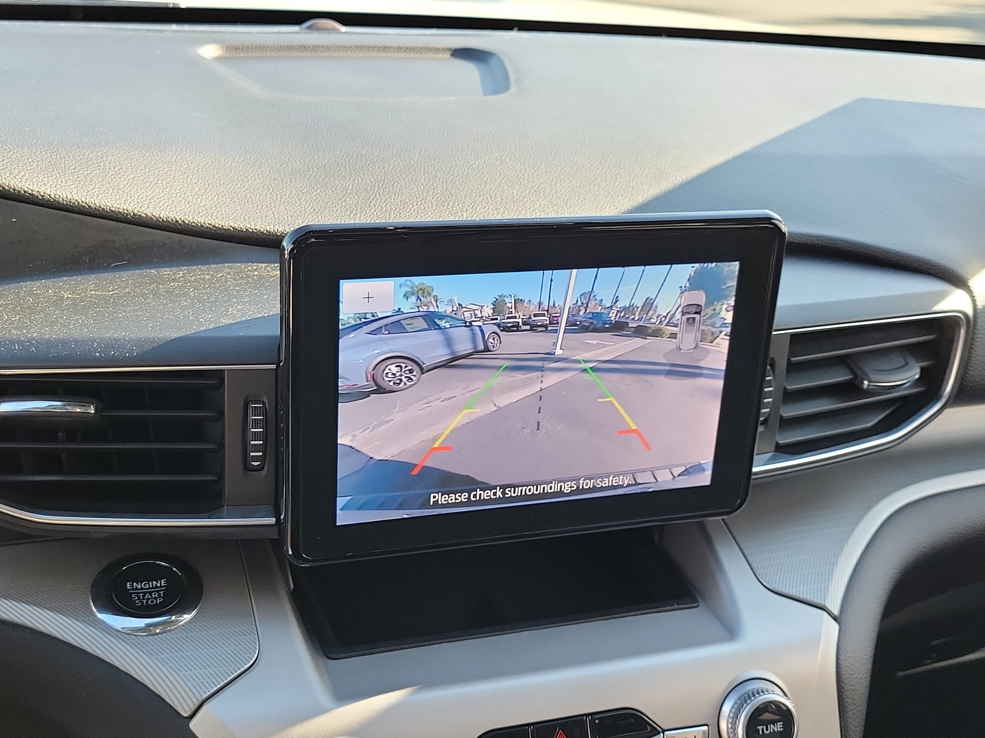 Certified 2022 Ford Explorer XLT w/ Equipment Group 202A image 9