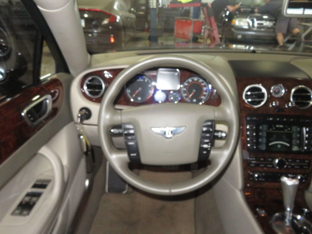 Used 2006 Bentley Flying Spur Flying Spur AWD/4WD image 36