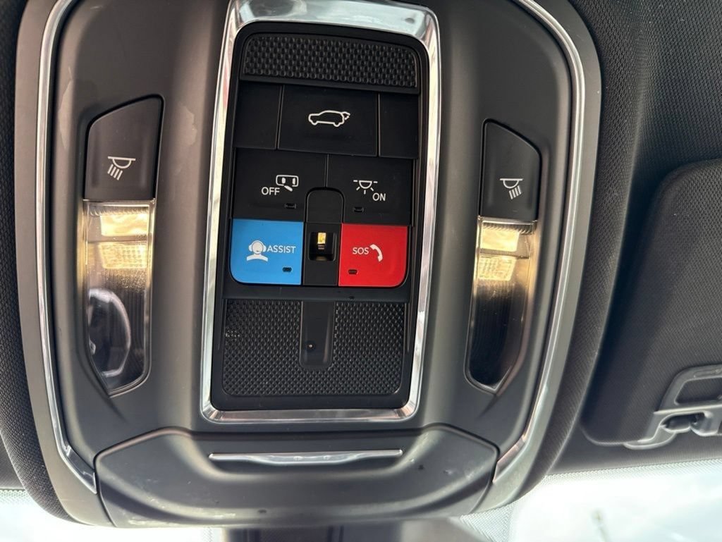 Used 2024 Jeep Grand Cherokee Altitude AWD/4WD image 19