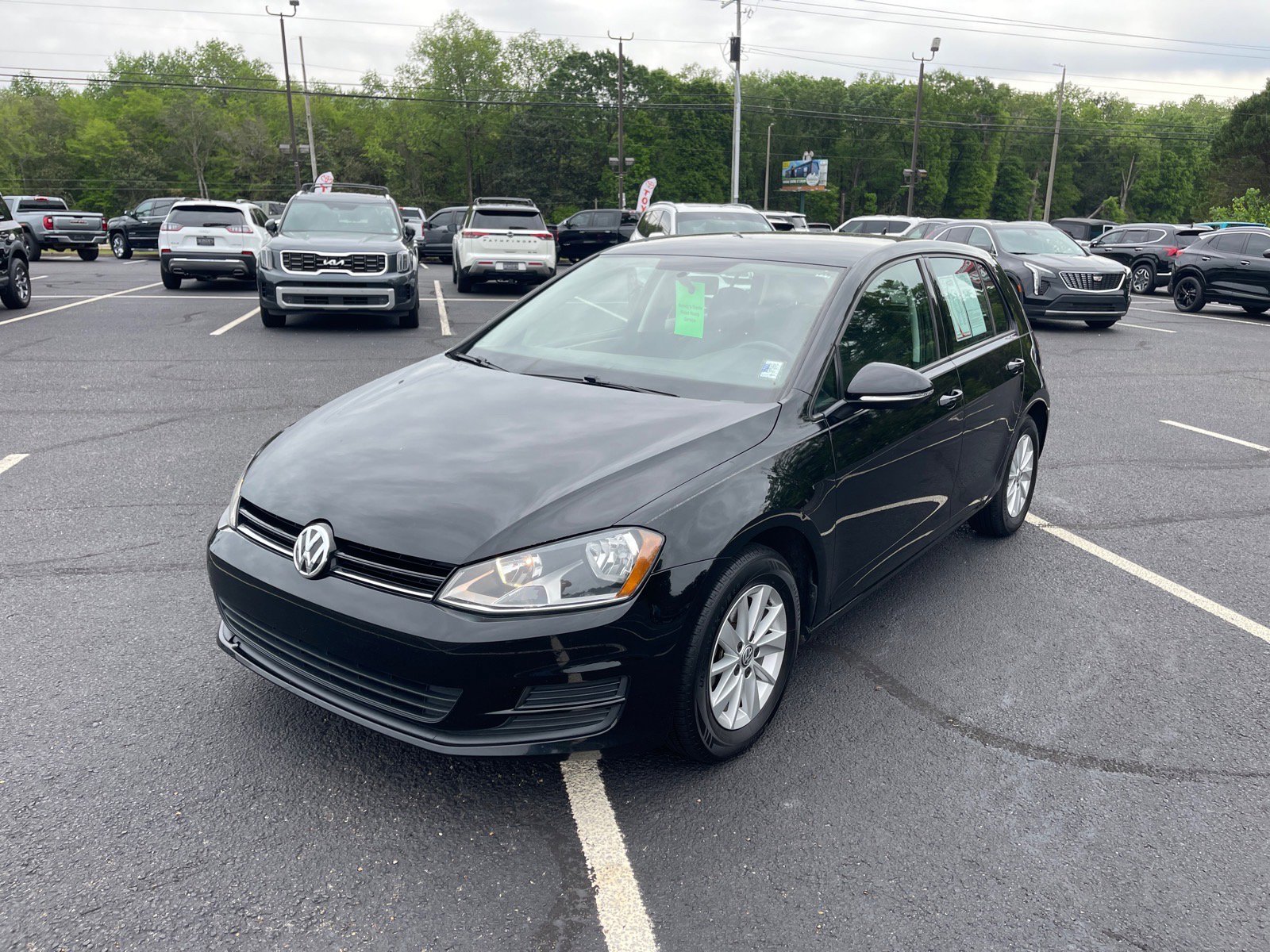 Used 2016 Volkswagen Golf S FWD image 3