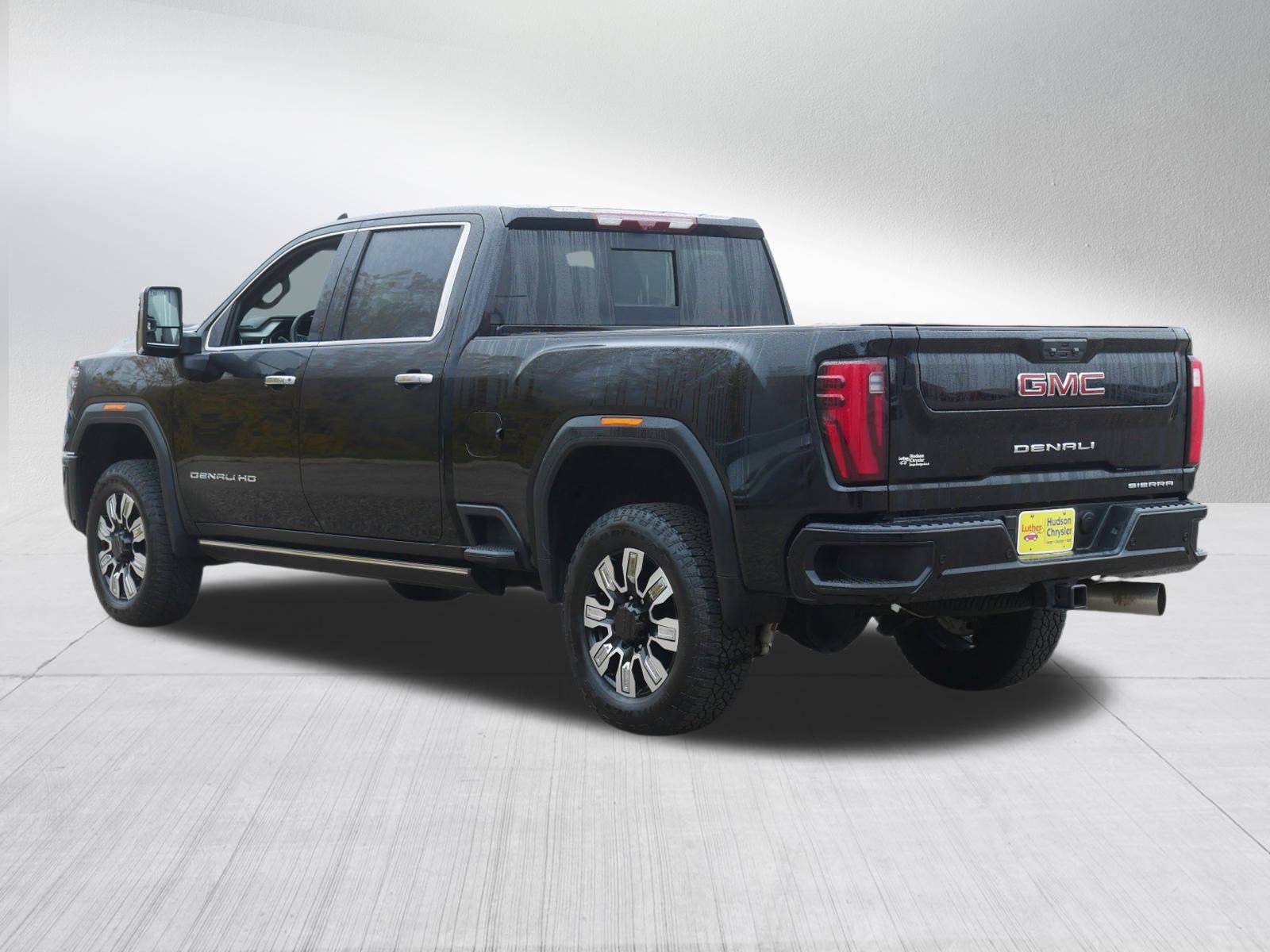Used 2024 GMC Sierra 3500 Denali w/ Denali Reserve Package image 5
