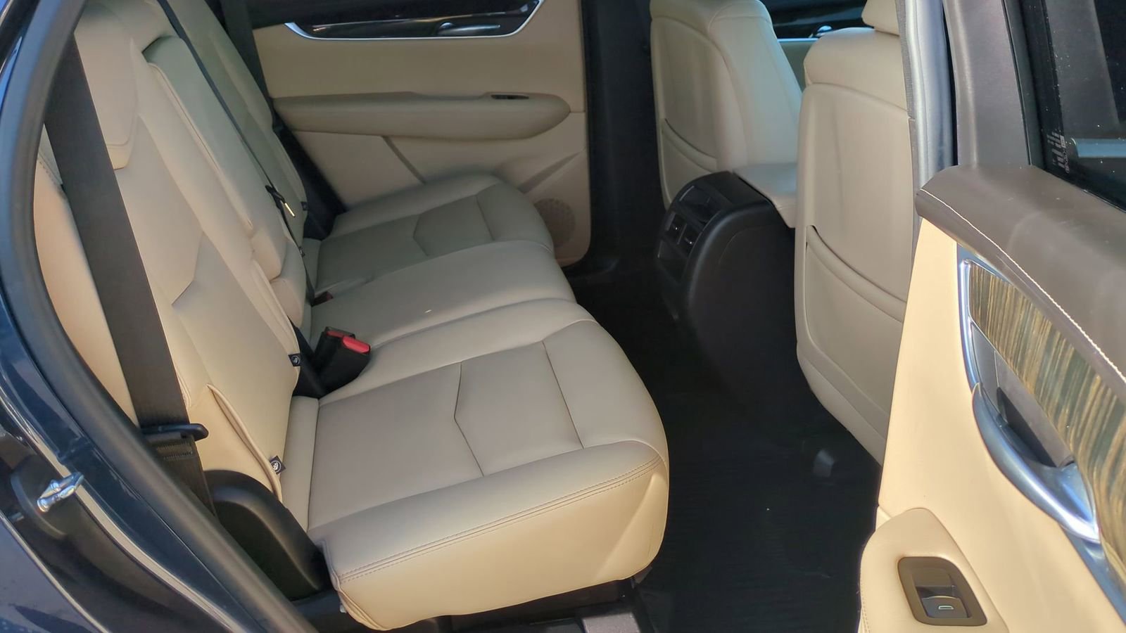 Used 2019 Cadillac XT5 FWD image 19