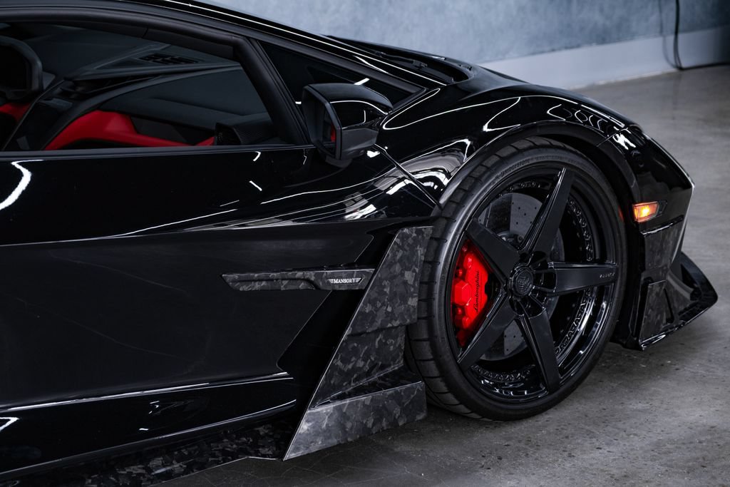 Used 2024 Lamborghini Revuelto AWD/4WD image 11